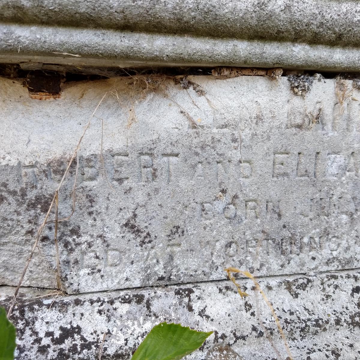 Grave of Robert Lankester & n.n. Lankester