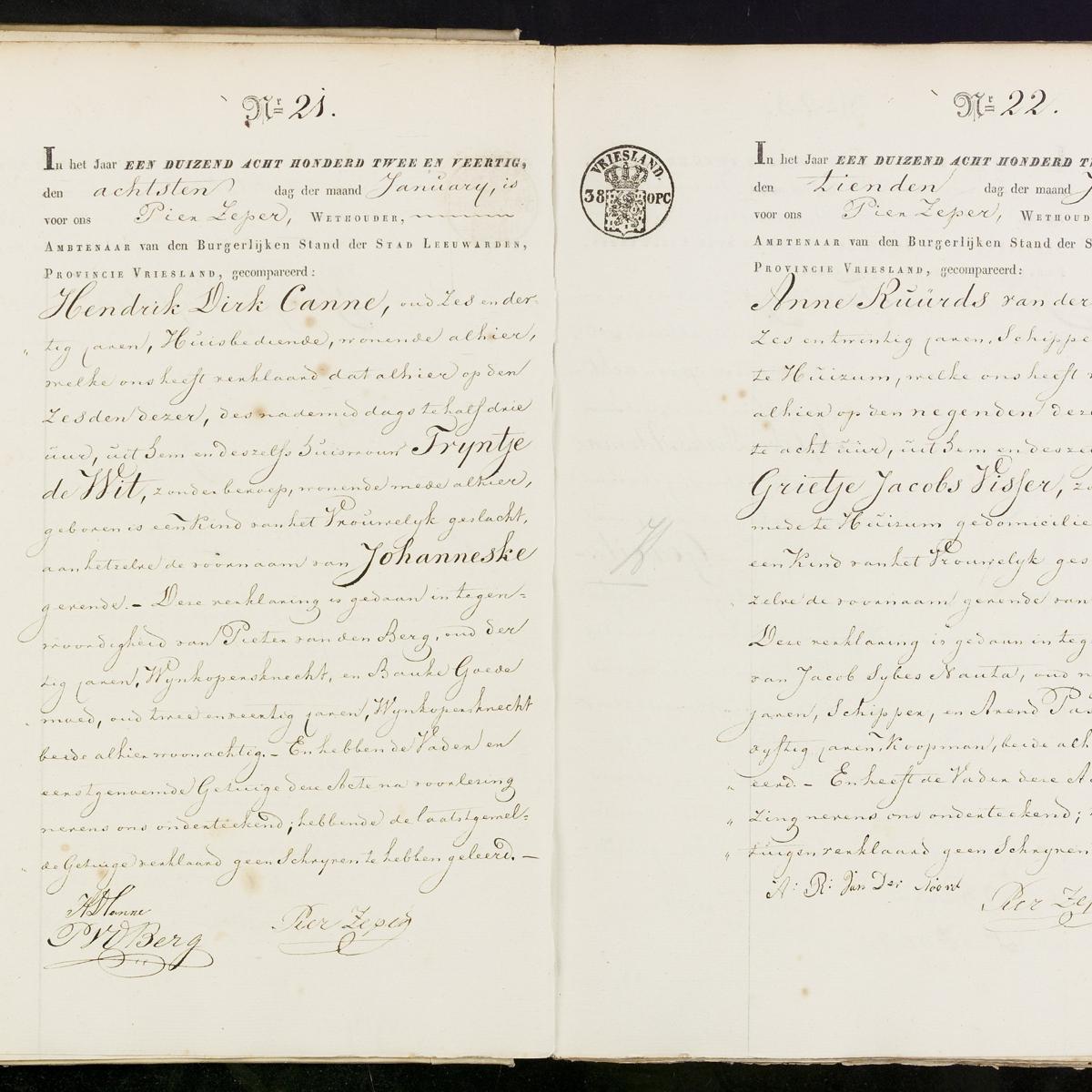 Civil registry of births, Leeuwarden, 1842, records 21-22