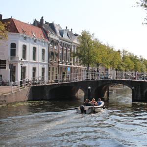 Файл wikipedia-Leiden - Doelenbrug.jpg