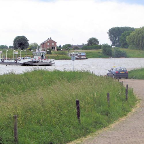 File wikipedia-PontOpheusden.JPG